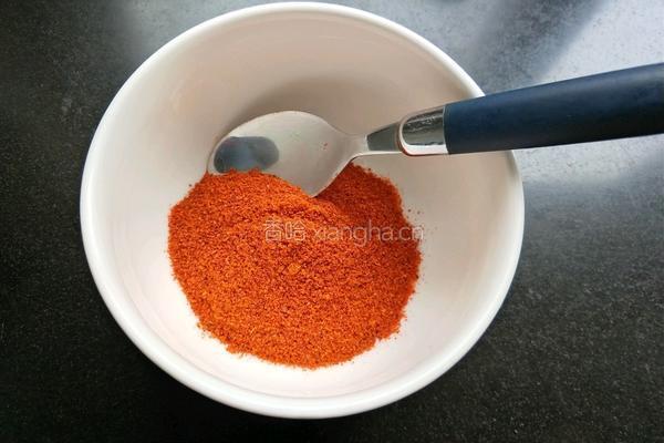 自制饺子蘸料（附辣椒油的制作方法）的做法图解1