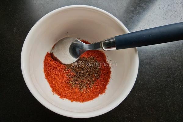 自制饺子蘸料（附辣椒油的制作方法）的做法图解2