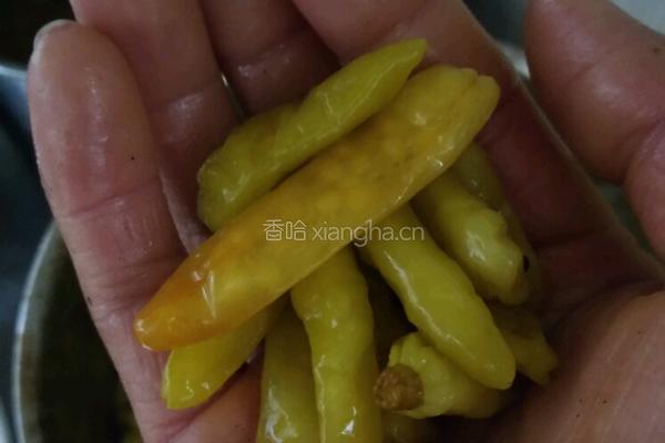 辣子鸡丁的做法图解1