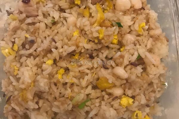 金枪鱼虾仁蛋炒饭的做法图解6