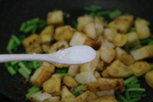蒜苔炒馒头丁的做法图解6