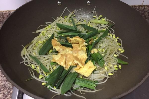 黄豆芽蒜苗炒鸡蛋的做法图解7