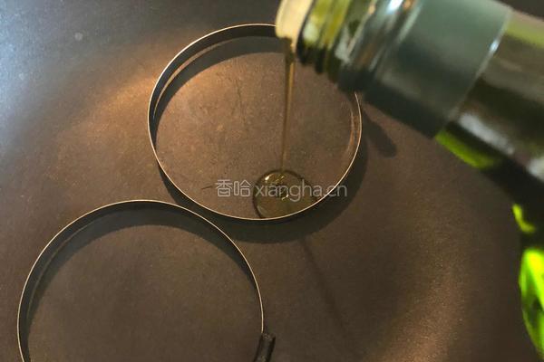香椿海参摊饼的做法图解5