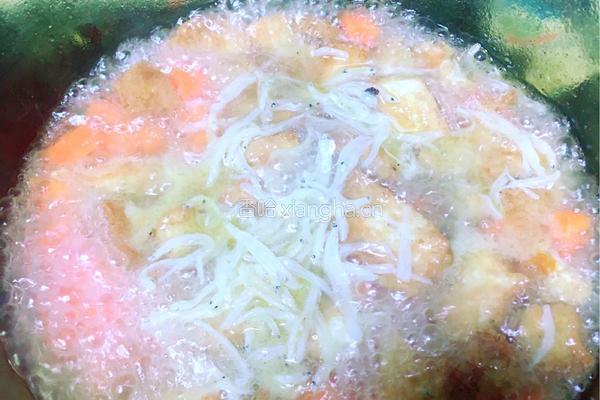 婴幼儿食谱：银鱼豆腐胡萝卜汤～的做法图解5