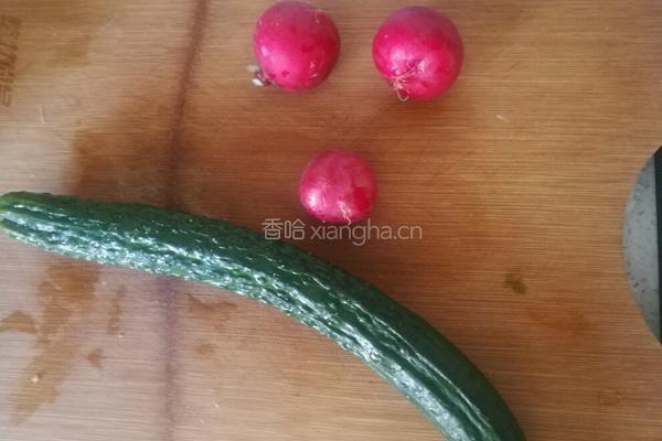 蔬菜拼盘的做法图解1