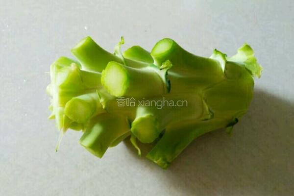 蒜香西兰花的做法图解3
