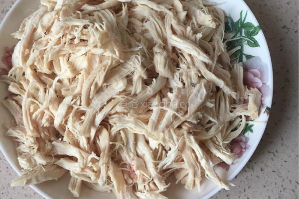 自制鸡胸肉丝小零食的做法图解1