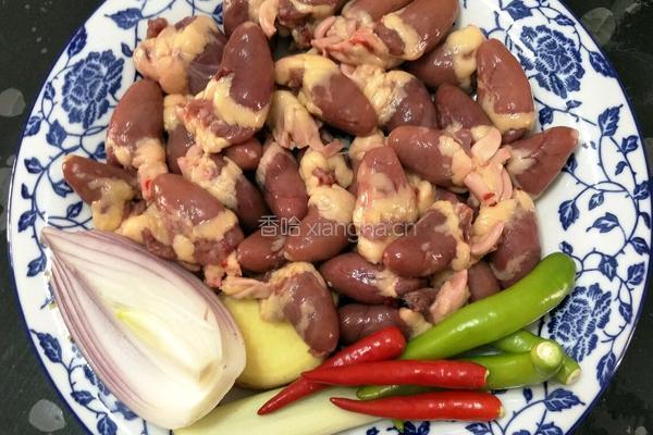 鲁菜大师蒋家常菜酱爆鸡心的做法图解1