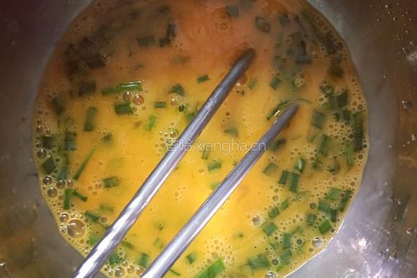 煎葱鸡蛋的做法图解1
