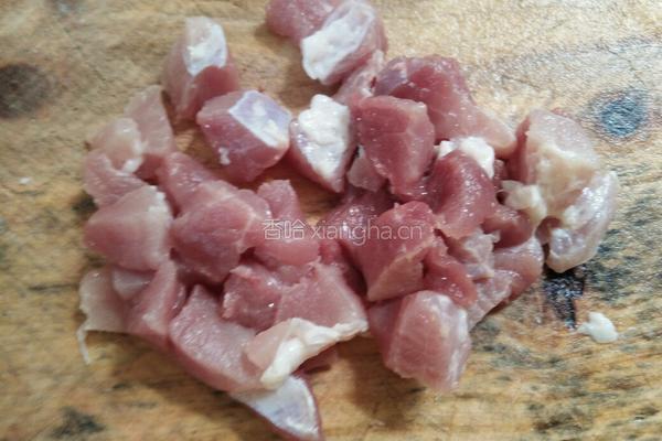 花菜炒肉的做法图解1