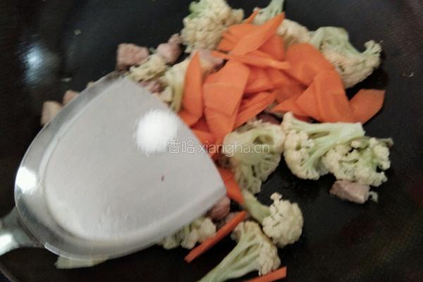 花菜炒肉的做法图解7