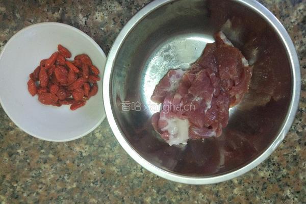 淮山瘦肉枸杞汤的做法图解4