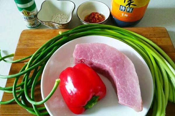 蒜苔肉丝的做法图解1