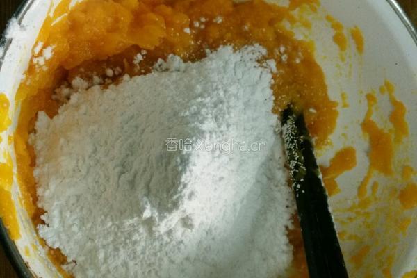 南瓜紫薯椰蓉球的做法图解2