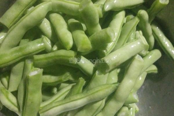 干煸四季豆的做法图解1
