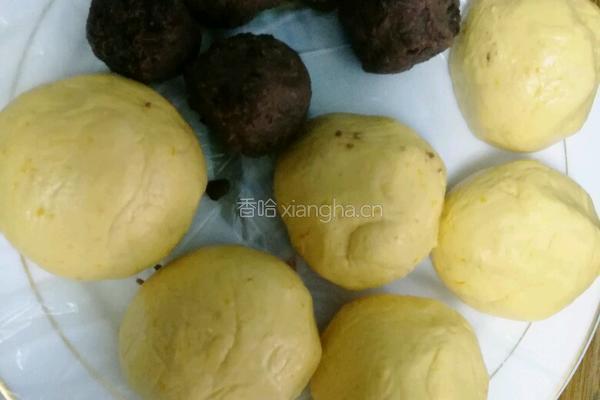 南瓜豆沙芝麻饼的做法图解4