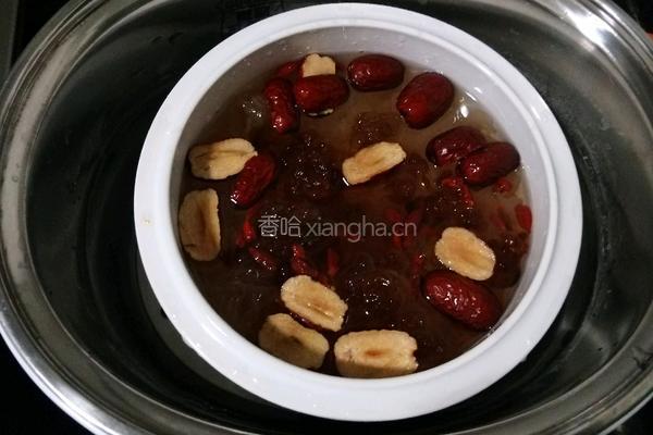 桃胶红枣银耳羹的做法图解10