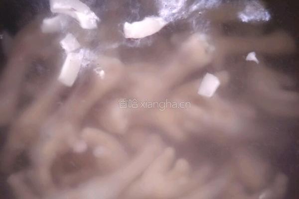 鸡脚浸羊肚菌的做法图解3