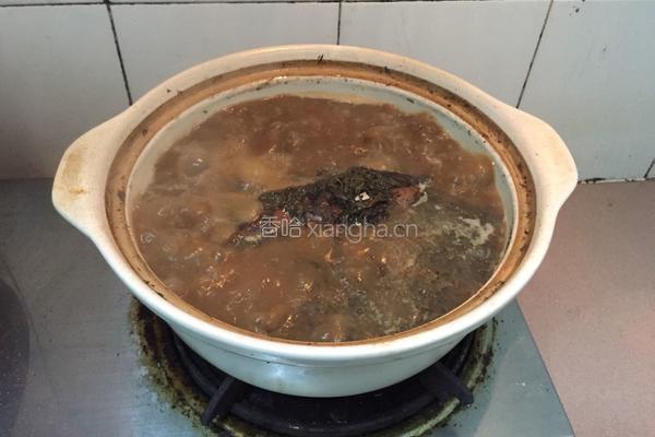 棉茵陈鲫鱼汤的做法图解7
