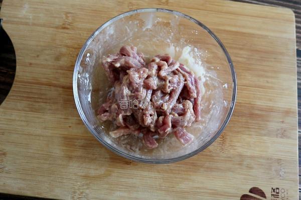 孜然青椒炒肉的做法图解5