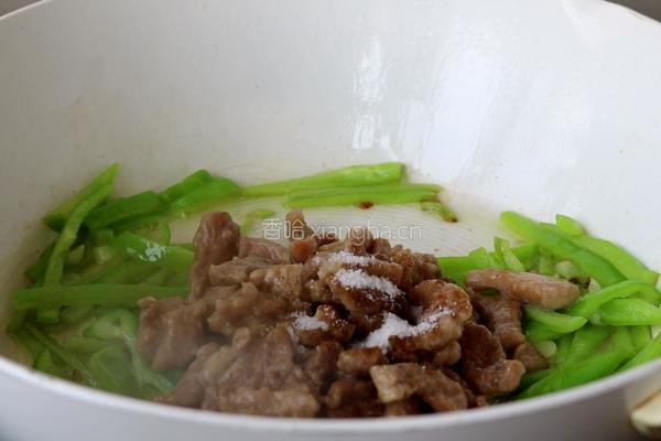 孜然青椒炒肉的做法图解10