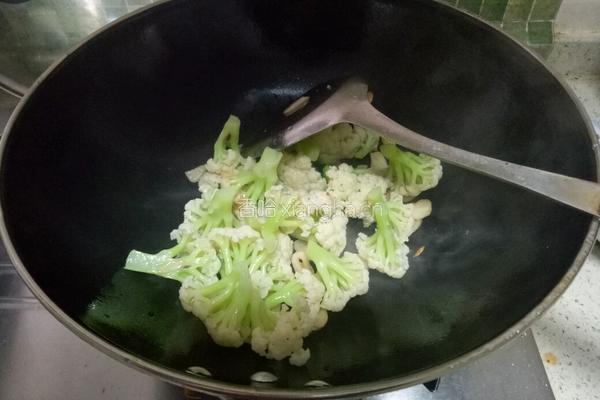 清炒花菜的做法图解7