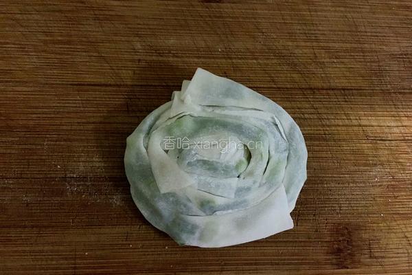 馄饨皮葱油饼的做法图解8