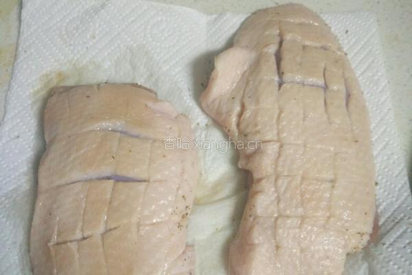 煎鸭胸肉配柳橙酱的做法图解2