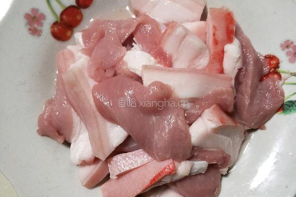 春笋炒肉片的做法图解1