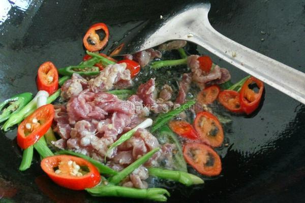 猪肉炒素鸡的做法图解8