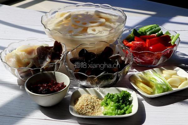 干锅香腊脆藕的做法图解1