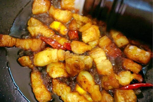 红烧肉炖土豆的做法图解7