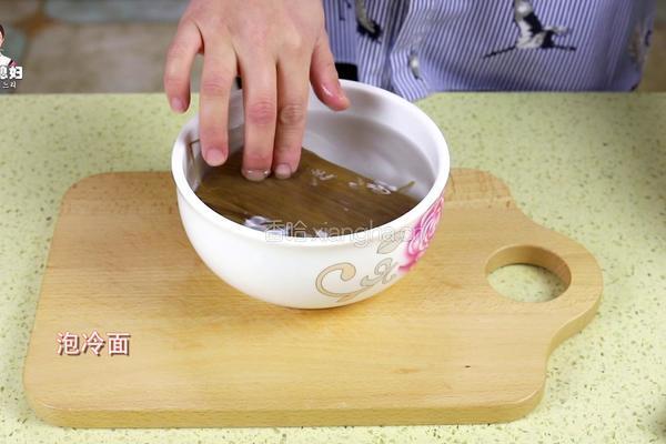 韩式醒酒版辣白菜冷面的做法图解1