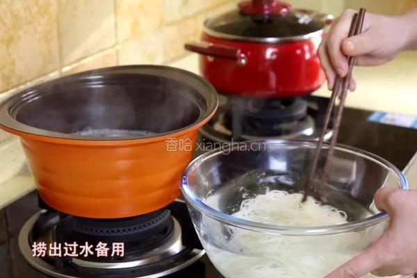 韩式辣白菜拌面的做法图解4