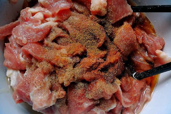 过油肉小花卷的做法图解1
