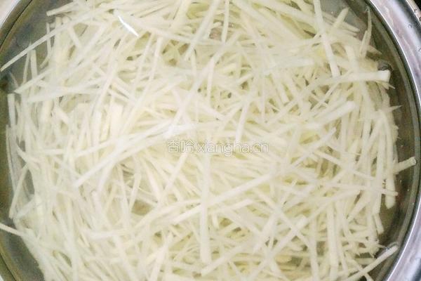 土豆丝炒韭菜的做法图解6