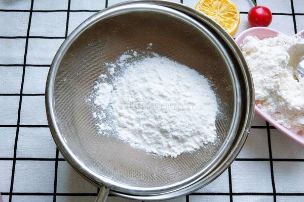宝宝蛋黄饼干的做法图解4