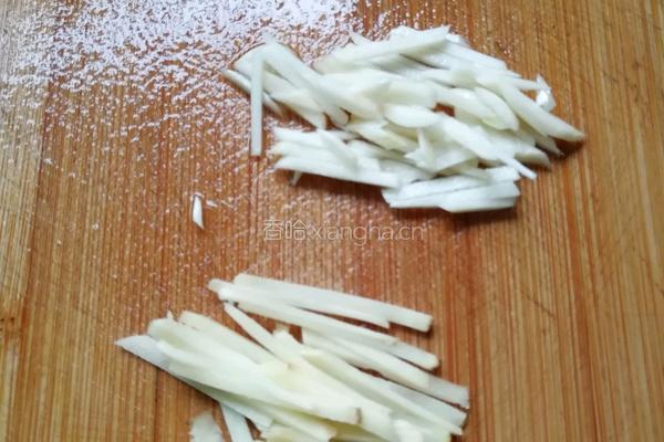 豆鼓炒酸菜的做法图解3