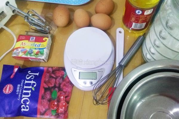 蔓越莓蛋糕卷的做法图解1