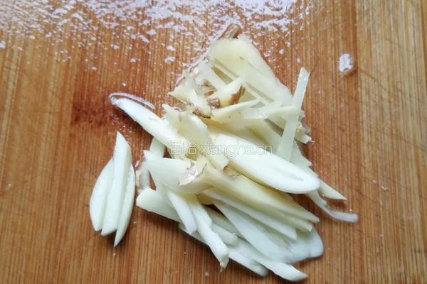 芹菜蒜苗炒腊肉的做法图解3