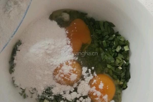 韭菜鸡蛋饼的做法图解2