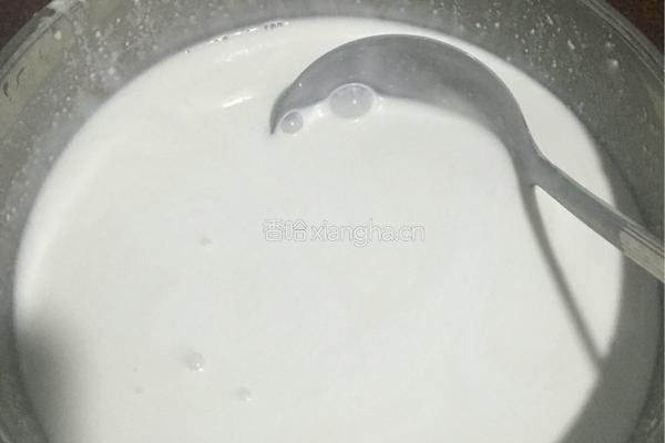 椰汁马蹄糕的做法图解2