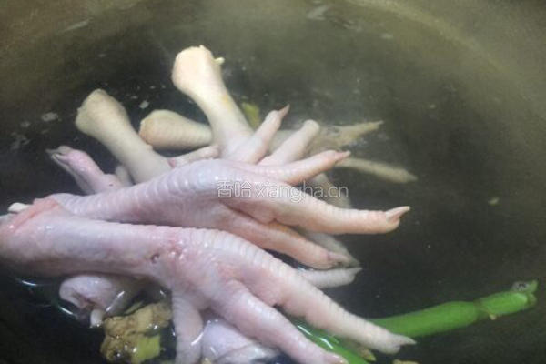 川味双椒麻辣泡凤爪的做法图解2