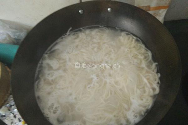 黑胡椒炒面的做法图解1