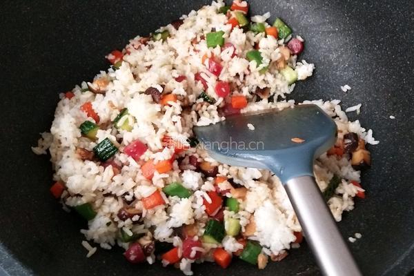 菠萝炒饭的做法图解5