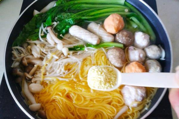 玉米面鱼丸菌汤的做法图解13