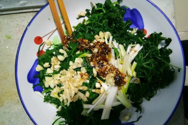凉拌荠菜的做法图解3