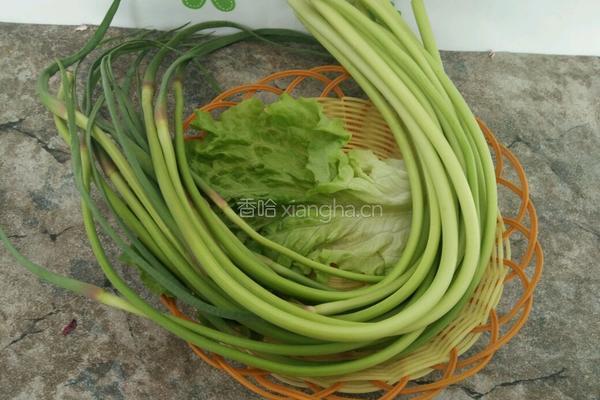 蒜苔炒肉的做法图解1