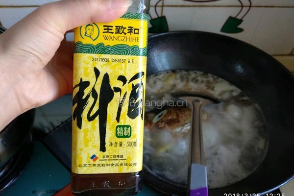 鲫鱼炖豆腐汤的做法图解9