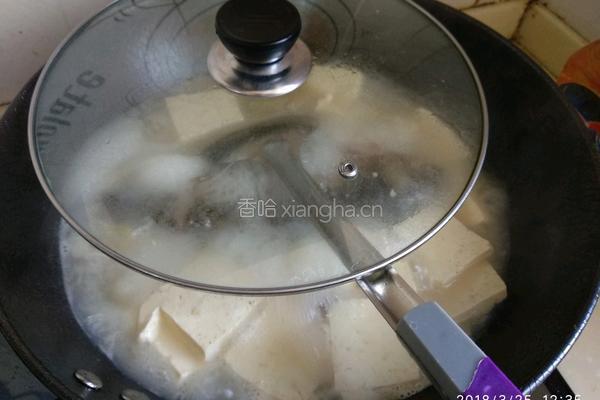 鲫鱼炖豆腐汤的做法图解12
